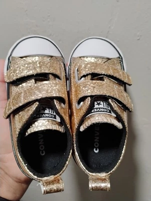 Converse Bajo "Gold Sparkle" TOTALMENTE NUEVO Niño Pequeño Talla 6c Doble Correa Gancho Lazo Foto 1 de 4