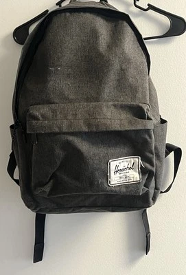 Mochila clásica para computadora Herschel Raven X Settlement/gris usada Foto 1 de 4