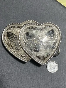 Hebilla de cinturón vintage doble corazón con mariposa floral dorado tono plata EE. UU. - Imagen 1 de 3