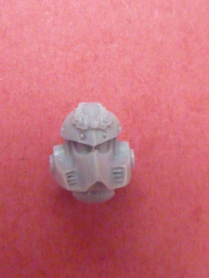 ШЛЕМ (A) FORGEWORLD Heresy ИМПЕРСКИЕ КУЛАКИ НАДЗИРАТЕЛЬ ФАЛАНГИ Mk 4 - биты 40K  - Изображение 1 из 1