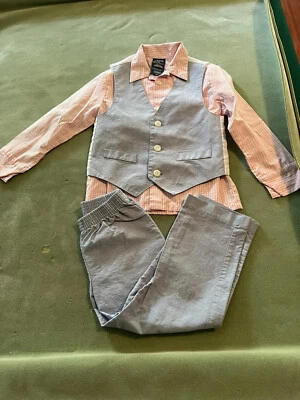 Conjunto de 3 peças masculino IZOD com colarinho camisa social, colete e calça azul em excelente estado usado - Imagem 1 de 4