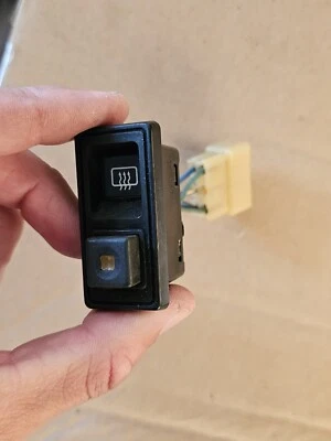 Interruptor descongelador ventana trasera #2 1978-1982 Toyota Tercel Foto 1 de 4