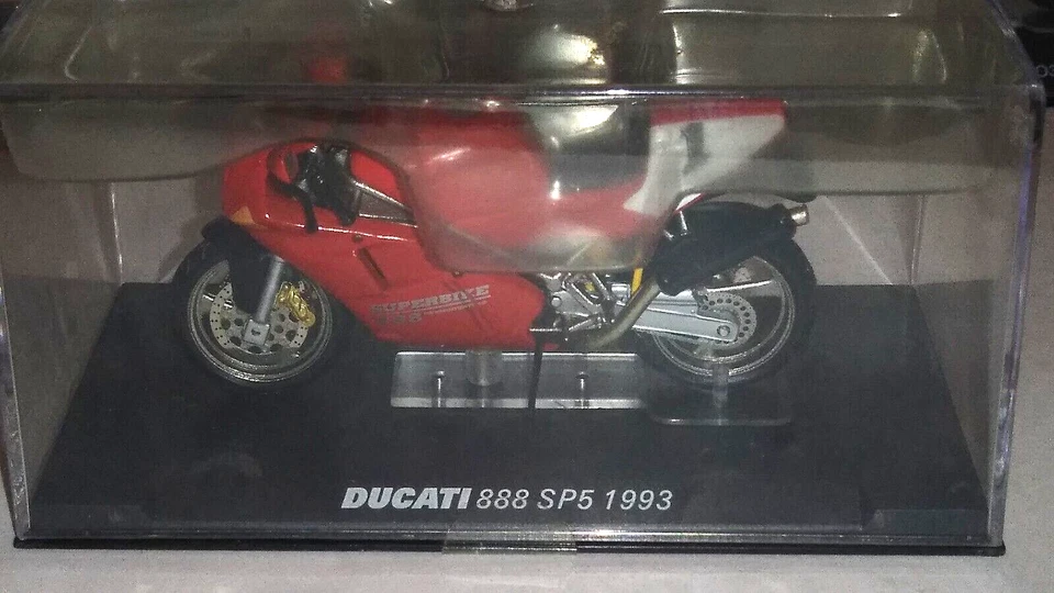 Ducati 888 sp5 1993 #1    1/24 moto - Immagine 1 di 1
