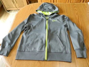 Jungen Nike Größe Large Hoodie mit vollem Reißverschluss - grau mit neuwertig grünem Borte - Sehr guter Zustand - Bild 1 von 6