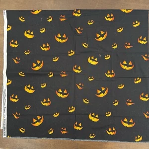 Robert Kaufman Spooky Jack O'Lantern Faces Black Wood/Rogers Quilt Fabric 32x43 - Picture 1 of 11