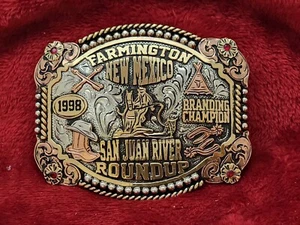 RODEO CHAMPION PRO CALF ROPING☆FARMINGTON NEW MEXICO☆1998☆RARE☆TROPHY BUCKLE☆677 - Picture 1 of 12