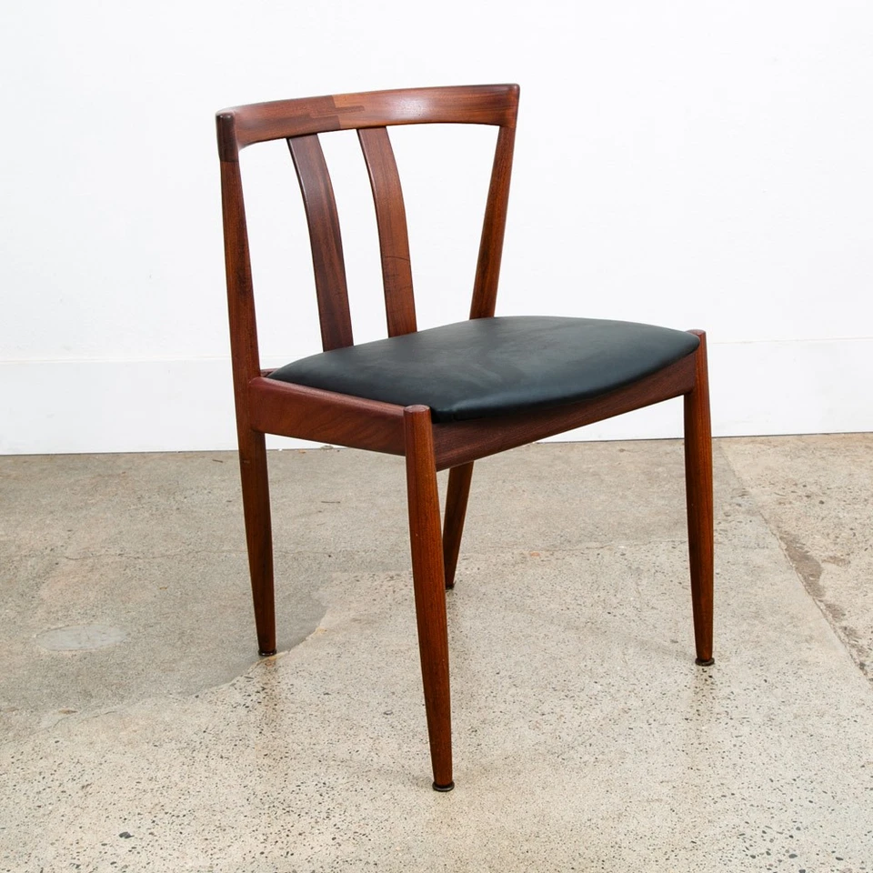 Silla de comedor moderna danesa de mediados de siglo Dux Fohlke Ohlsson respaldo redondo de teca negra Foto 1 de 4