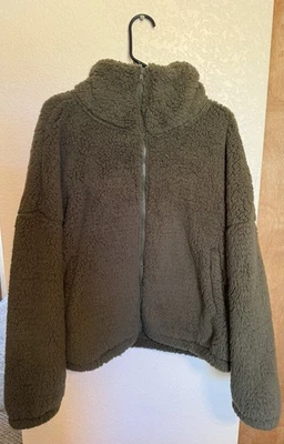 Chaqueta con cremallera de piel sintética SO Good For Life para mujer, talla XL, verde oliva Foto 1 de 4