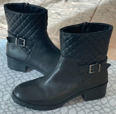 Botas de tornozelo femininas Anne Klein acolchoadas pretas couro 10M zíper bloco salto e fivela - Imagem 1 de 4