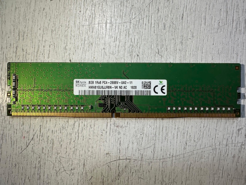 SK hynix Computer PC4-21300 (DDR4-2666) Bus Speed Memory SK hynix Computer PC4-21300 (DDR4-2666) Bus Speed Memory