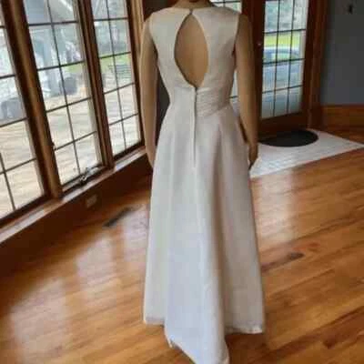*Mon Cheri Ivory Sleeveless Floor Length 0 Back Wedding Gown Bridal Dress Size 8 - Image 1 of 4