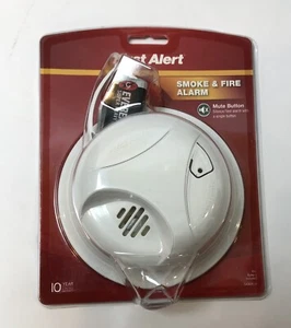 First Alert Smoke & Fire Alarm Battery Included  SA303CN  A8 - Picture 1 of 4