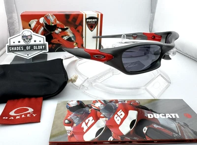 ÓCULOS DE SOL OAKLEY VALVE 1.0 DUCATI CINZA ESCURO VERMELHO COM IRÍDIO PRETO 12-638 RARO - Imagem 1 de 4