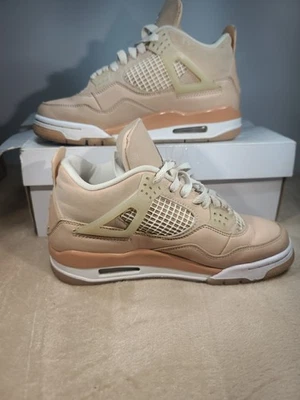 Nike Air Jordan 4 retrô cintilante com - Tamanho 6.5 feminino - Imagem 1 de 4