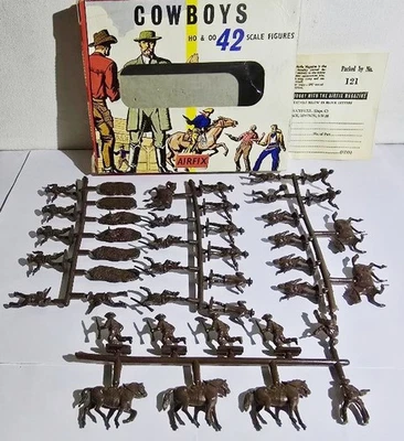 Juego completo de 42 figuras Airfix S7 Cowboys escala HO & OO 1961 en caja Foto 1 de 4