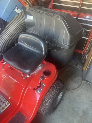 Craftsman 42 Inch Ride On Lawn Mower With A Double Grass Catcher 3 Years Old - Image 1 of 4