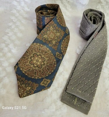 Lote de 2 pajaritas Henry Grethel para hombre gris lunares y medallón de seda Italia Foto 1 de 4