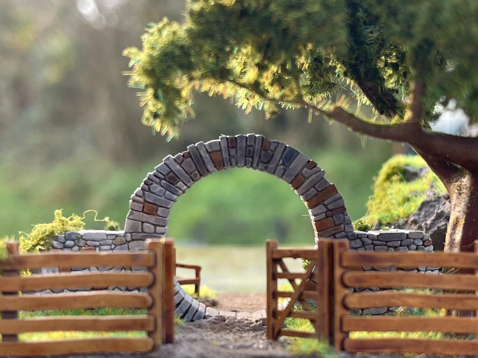 TINY TOWN HOBBIES Moon Gate Natural Garden Wall - OO TT N GAUGE Model Railway Scenery 1:76,120,148