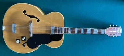 MUY RARA~1951~NATIONAL ARISTOCRAT IIII~RUBIA~GUITARRA ELÉCTRICA DE CUERPO HUECO~ESTUCHE Foto 1 de 4