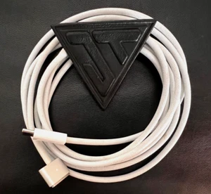 Genuine OEM Apple USB-C type c to MagSafe 3 Cable 2 M- MLYV3AM/A - 1 Yr warranty - Picture 1 of 3