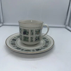 Royal Doulton Cup & Saucer - Afbeelding 1 van 6