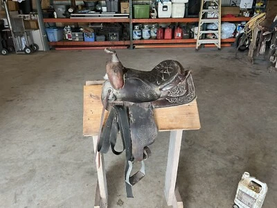  Black Circle Y Barrel Saddle 14 inch seat-wide fit Lightly Used - Image 1 of 3
