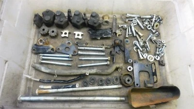 1981 Honda CB650C Custom H680-1) misc bike bolts parts brackets mounts Foto 1 de 4