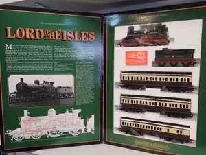 Boxed Hornby R795 Lord of the Isles 3046 GWR Steam Loco Coach Set OO Gauge - Picture 1 of 8