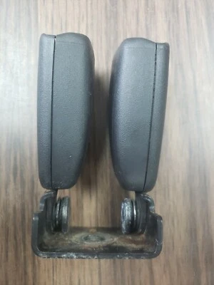 OEM VOLVO S40 04 05 06 07-12 CENTRO DERECHO TRASERO HEBILLA RECEPTOR Foto 1 de 4