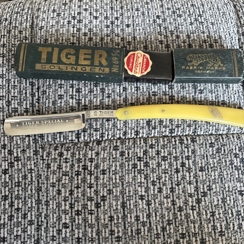 Tiger Solingen Razor Vintage  - Image 1 of 4