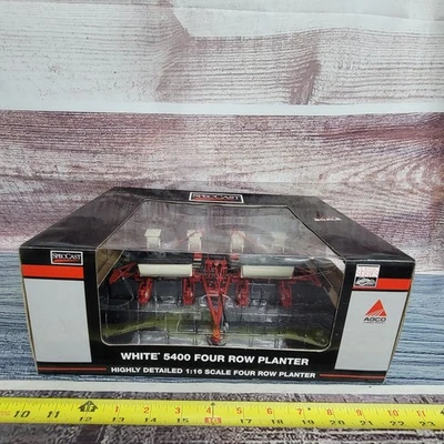 Speccast 1/16 scale White 5400 Four row planter die-cast/plastic highly detailed - Image 1 of 4