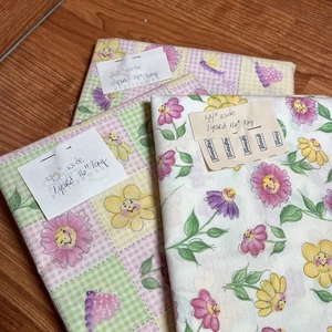 Lot of 2  Flower Party Small Tossed Flowers Daisy Kingdom Fabric Donna Dewberry - Picture 1 of 6