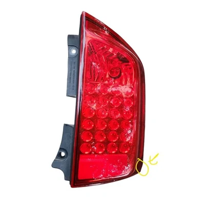 Lámpara de luz trasera lateral derecha para pasajero Infiniti QX56 2004-2010, 26550 7S600 OEM Foto 1 de 3