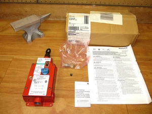 Honewell 1CPSA1B *NEW* Cable Pull Switch Micro Switch Emergency Safety - Picture 1 of 13