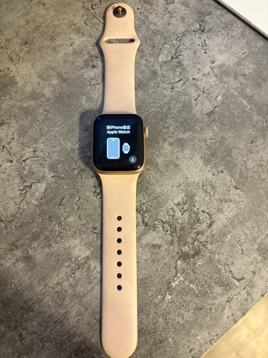 Apple Watch - 値下げ【超美品】Apple Watch series4 40mm Apple Apple Watch Series 4 GPS+Cellularモデル 40mm MTVG2J/A