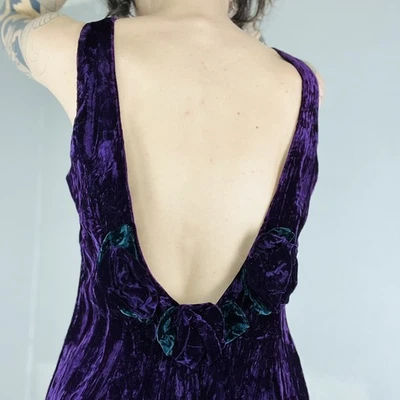 Vestido midi vintage años 90 Betsey Johnson terciopelo aplastado púrpura espalda baja talla MD Foto 1 de 4