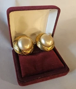 Authentic CHANEL Vintage Faux Pearl QUILTED Gold Plate Earrings SPRING 1993 - Picture 1 of 7