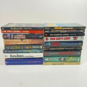 Lot of 17 Science Fiction / Fantasy PB Women Authors Kress Carroll Lightner Etc - Picture 1 of 8