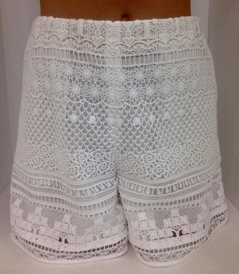 Pantalones Cortos Chloe Blancos Bordados Forrados Talla 34 Nuevos con Etiquetas $1995 Foto 1 de 4