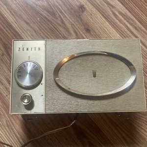As-Is Vintage ZENITH Model J512 Desk Table AM Tube Radio J512W Receiver Read - Picture 1 of 7