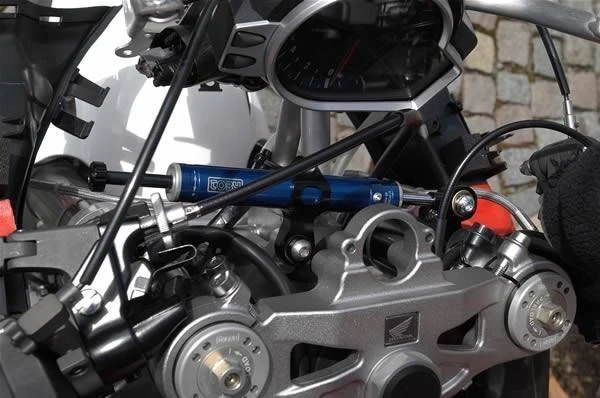 本田 CBR1000RR 2008 - 2017 年托比转向阻尼器稳定器套件比赛使用 Ti/Carbon — 第 1/1 张图片