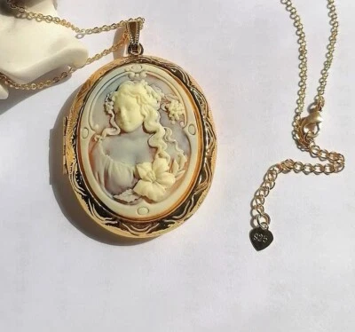 Cameo Tortoise Portrait Locket Pendant Oval Gold Tone Photo Locket Necklace 24'' - Image 1 of 3