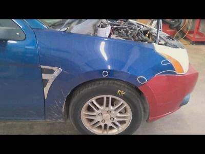Used Front Right Fender fits: 2008 Ford Focus R. w/chrome vent and emblem Front Foto 1 de 4