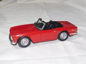 ERTL British Motor Heritage 1:18 1974 Triumph TR6 ROADSTER ROJO CONVERTIBLE - Imagen 1 de 4