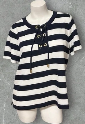 НОВЫЙ С ЯРЛЫКАМИ ЖЕНСКИЕ MICHAEL KORS СИНИЙ БЕЛЫЙ СВИТЕР С КОРОТКИМ РУКАВОМ РАЗМЕР XL РЕКОМЕНДУЕМАЯ РОЗНИЧНАЯ ЦЕНА ПРОИЗВОДИТЕЛЯ $98.00 - Изображение 1 из 4