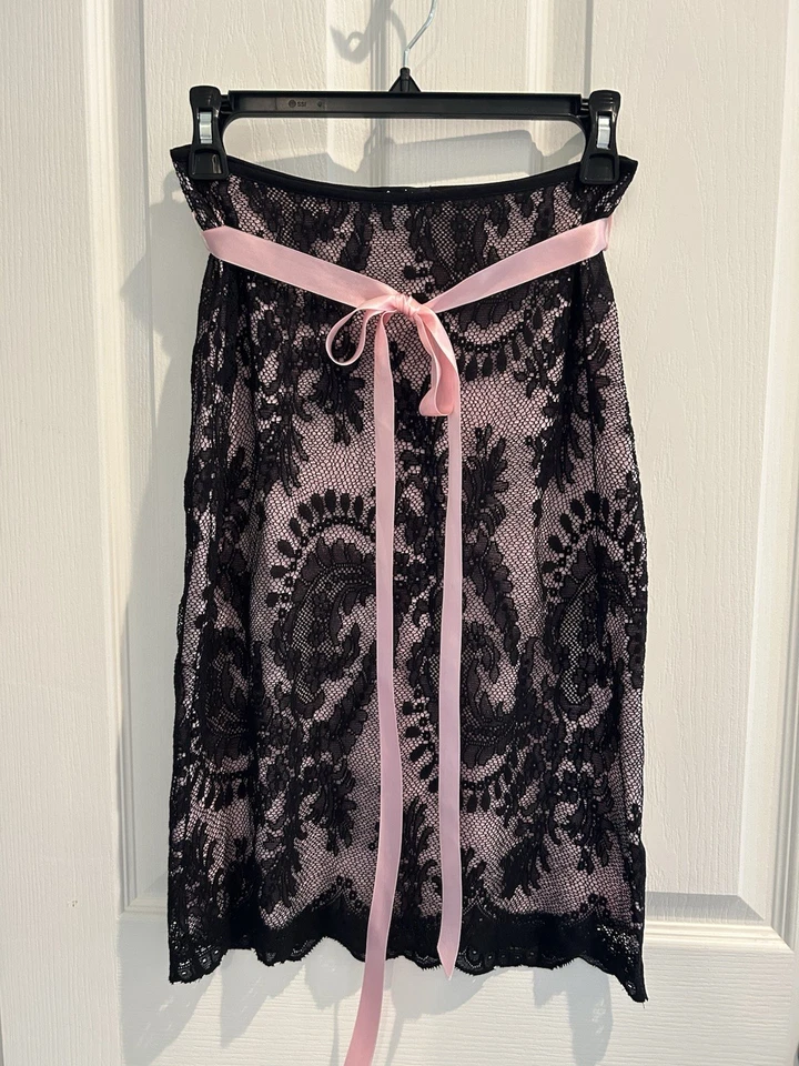 Винтажная женская юбка Anne Ferriday черная кружевная розовая без застежек длина до колена размер маленький - Изображение 1 из 4