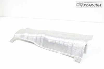 Nissan Versa 2020-2024 1,6 L piso delantero pan escape protector térmico cubierta OEM Foto 1 de 4