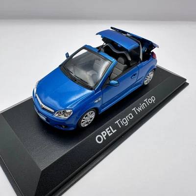 MINICHAMPS OPEL Tigra TwinTop 2007 Model Car 1:43 Blue - Image 1 of 4