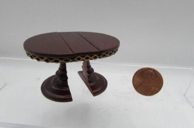 Dollhouse Miniature 1/2" Wood Expansion Table w/ Leaf in Mahogany JS5000MHG - Image 1 of 3