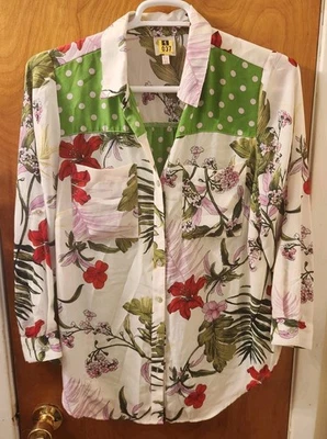 Top boho Anthropologie higo y flor para mujer talla 1X lunares florales con botones  Foto 1 de 4